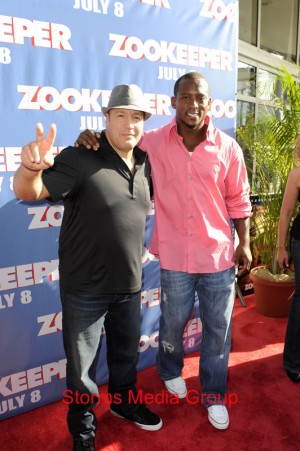 SMG_Kevin-James_Willis-McGahee-_Zookeeper_062311_12-300x451